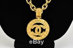CHANEL Gold-Plated Metal Chain & CC Logo Medallion Necklace (mq)