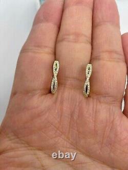 Boucles d'oreilles créoles petites à l'infini en moissanite ronde réelle de 1,60 carats plaquées or jaune 14 carats