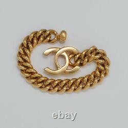 Chanel 1995 A Fall Vintage Gold-plated Curb Chain CC Logo Turnlock Bracelet 8.5