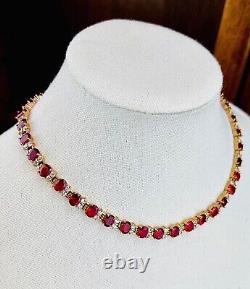 Collier de tennis plaqué or jaune 14 carats avec rubis rouge synthétique de 20 carats taillé en ovale en argent