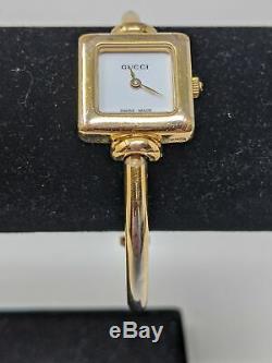 Mesdames Gucci 1900l Plaqué Or À Quartz Suisse Montre-bracelet