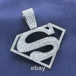 Pendentif Fantaisie en forme de Superman avec Moissanite ronde de 2 ct, en argent plaqué or blanc 14 carats