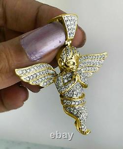Pendentif ailes d'ange en or jaune 14 carats plaqué avec véritable moissanite ronde de 1,70 carats