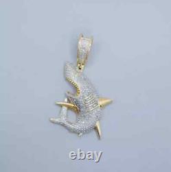 Pendentif charmant de requin en diamant créé en laboratoire de coupe ronde de 2,0 ct plaqué or bicolore 14k