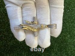 Pendentif croix Jésus en grappe de moissanite ronde de 1,70 carat plaqué or jaune 14 carats