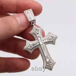 Pendentif croix en moissanite taillée en baguette en argent sterling 925 plaqué or blanc 14 carats