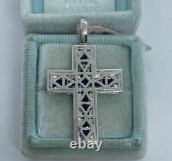 Pendentif croix en saphir bleu simulé de coupe princesse de 3 carats plaqué or blanc 14 carats