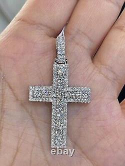 Pendentif croix pour homme en argent plaqué or blanc avec moissanite réelle de 3,05 Ct taillée en rond.