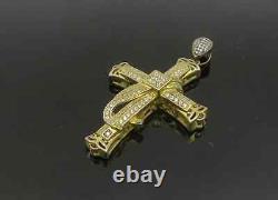 Pendentif croix religieuse en diamant coupé rond de 2 carats plaqué or jaune 14 carats