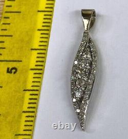 Pendentif de jolie femme en plaqué or jaune 14 carats avec diamant simulé de 2 carats taillé en rond