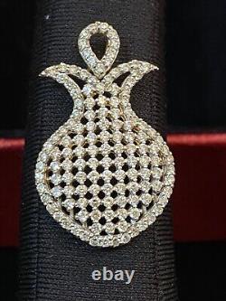 Pendentif éblouissant en diamant simulé de coupe ronde de 1,65 Ct plaqué or jaune 14 carats