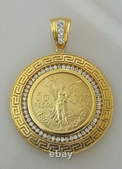 Pendentif en or jaune 14 carats plaqué, avec une pièce de monnaie mexicaine de 50 Pesos ornée d'un diamant simulé en forme ronde.