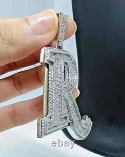 Pendentif personnalisé en or blanc plaqué 14 carats avec lettre 'R' en moissanite taillée ronde de 4,20 carats