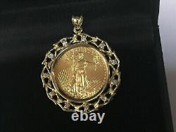 Pendentif pièce de monnaie Lady Liberty en diamant simulé taille ronde de 2Ct plaqué or jaune 14K