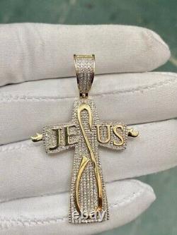 Pendentif religieux croix Jésus pour homme en moissanite ronde de 2 carats, plaqué or jaune 14 carats