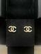 Petit Authentique Chanel Or Cc Logo Cristal Boucles D'oreilles Rare